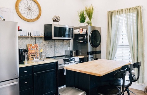 Brenham House | The Painted Lady-short walk to downtown square