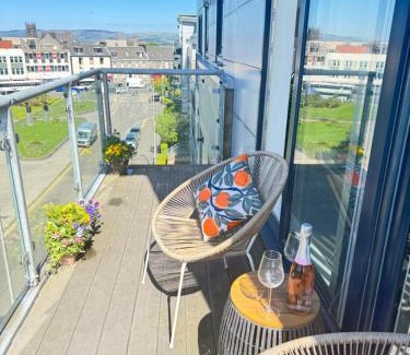 Paisley Apartment | THE PAISLEY PENTHOUSE - ABBEY VIEW