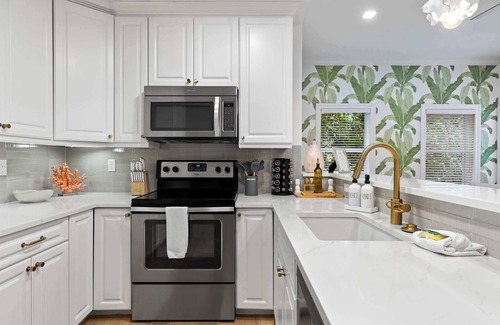Palm Beach Condo | The Palm Beach House - Tropical