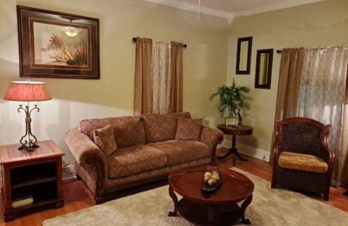 Sanford House | The Palm Cottage @ Downtown Sanford