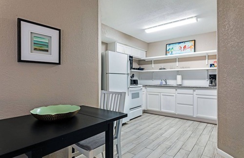 MacGregor Apartment | The Palm Flats 07! Zoo! Museums! Medical Center!