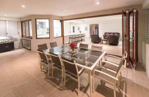 Surfers Paradise House | The Palm in Heart of Surfers Paradise