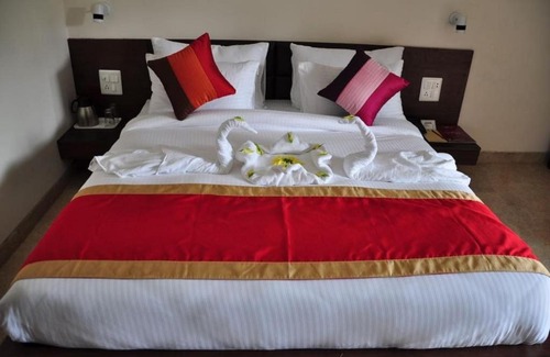 Bhagtpura Resort | The Palm Resort, Kainchi Dham Road. Bhimta