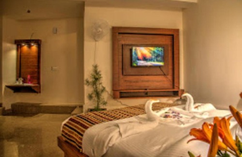 Bhagtpura Resort | The Palm Resort, Kainchi Dham Road. Bhimta