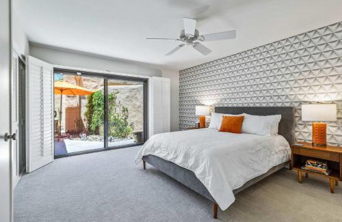 Palm Springs House | The Palm Springs Gem- Waverly Park Condo Monthly Stays