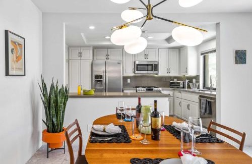 Palm Springs House | The Palm Springs Gem- Waverly Park Condo Monthly Stays
