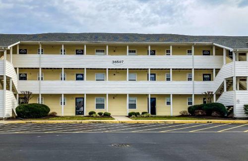 Rehoboth Beach Apartment | The Palms - 36507 Palm Dr #2203