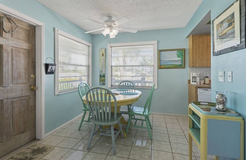 Holmes Beach Condo | The Palms "A" an upstairs unit located in the center district of Holmes Beach