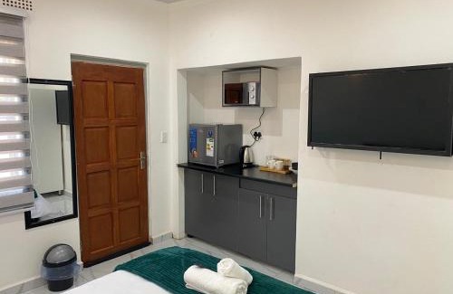 Lombardy East House | The Palms Guest House