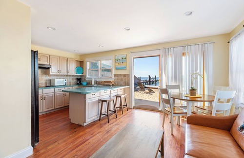 Ocean Beach Hotel | The Palms Hotel Fire Island