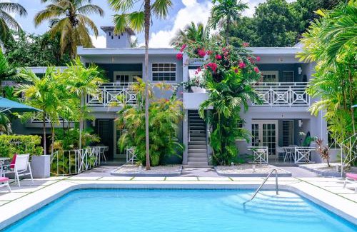 Sunset Crest Hotel | The Palms Resort