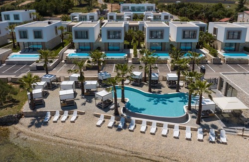 Tkon Villa | The Palms Resort - Villa Beach II