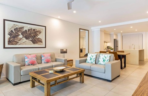 Port Douglas Resort | The Palms Swim out Comfort meets Tropical Charm