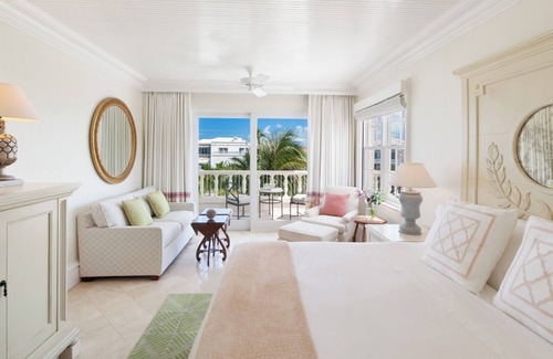 Grace Bay Hotel | The Palms, 3-bedroom Deluxe Oceanfront Suite – Infinity Pool & Beach Access