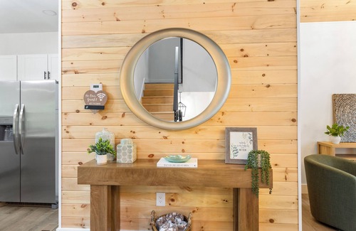 Westminster Cabin | The Panda Lakehouse - Charming 4 Bedroom Cabin in Lake Hartwell near Clemson