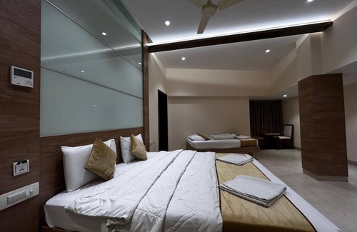 Kanchipuram Hotel | The Paradise Hotel - Luxury Stay