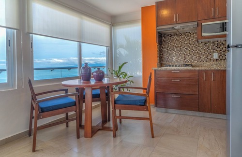 Colonia 5 de Diciembre Hotel | The Paramar Beachfront Boutique Hotel With Breakfast Included - Downtown Malecon