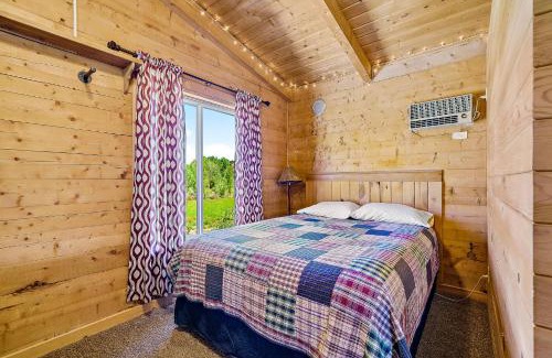 Zion National Park East Entrance House | The Park Cabin at Mount Carmel Motel and RV Park
