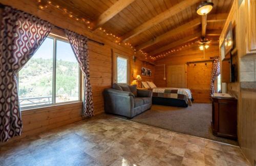 Zion National Park East Entrance House | The Park Cabin at Mount Carmel Motel and RV Park