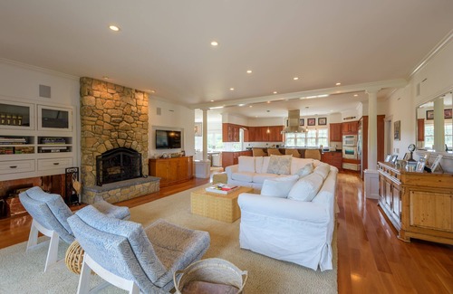 Vineyard Haven House | THE PARK ESTATE! Your Martha's Vineyard Getaway!