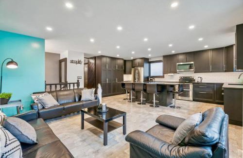 Sunnyside House | The Park House Retreat with Hot Tub