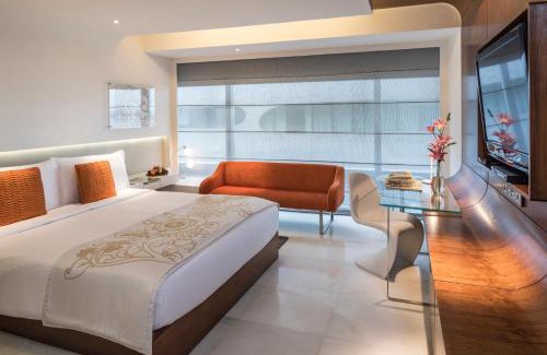 Somajiguda Hotel | The Park Hyderabad, Banjara Hills near Hussain Sagar Lake