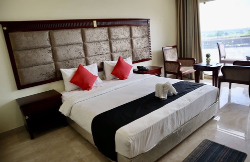 Itarsi Hotel | The Park