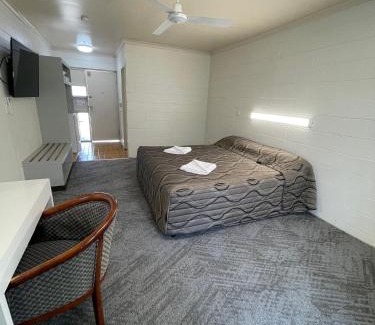 Charters Towers Hotel | The Park Motel