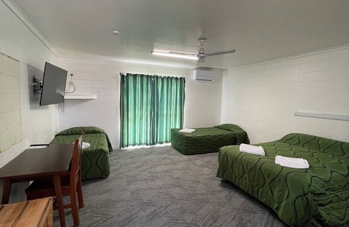 Charters Towers Hotel | The Park Motel