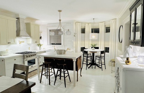 Hyde Park House | The Parker House Historic Country Home 14 minutes from Rhinebeck NY