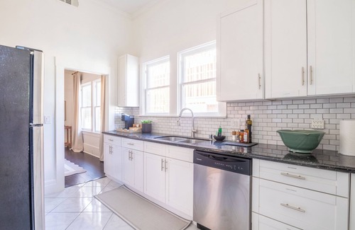 Downtown Sacramento House | The Parlor House @ Mansion Flats