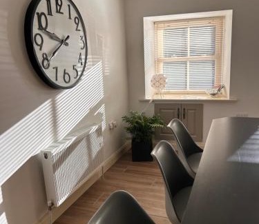 Roscoe House | The Parlour Cottage