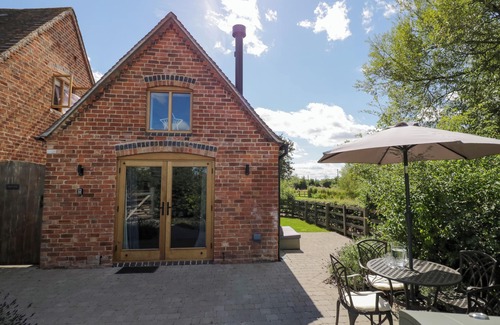 Whitney-on-Wye Cottage | THE PARLOUR, family friendly, luxury holiday cottage in Droitwich Spa