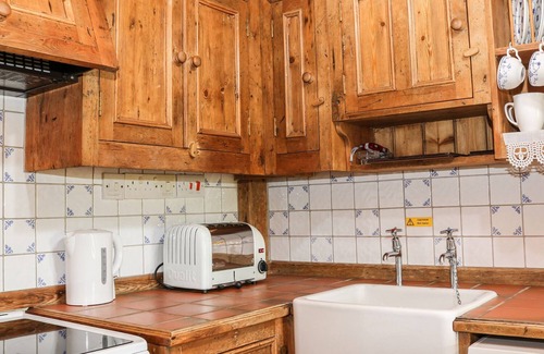 Peak District Cottage | The Parlour