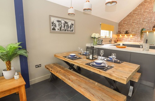 High Ercall Cottage | THE PARLOUR, pet friendly, character holiday cottage in Crudgington