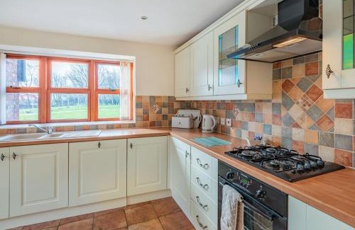 Arnold House | The Parlour - Uk37517