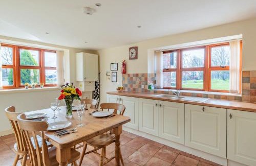 Arnold House | The Parlour - Uk37517
