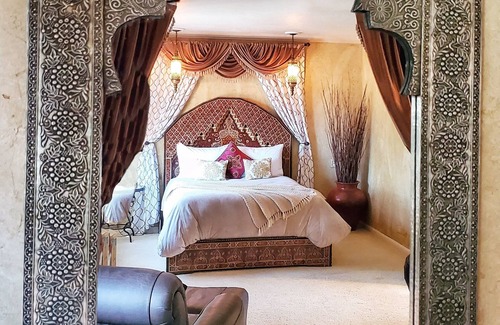 North Arroyo House | The Patrician Hollywood Universal
