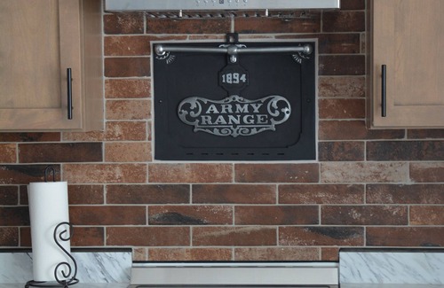 Dubois Condo | "The Patriot" -a renovated duplex in Dubois WY. Welcome Veterans & Snowmobilers!