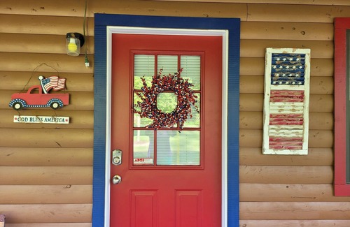 Harriet Cabin | The Patriot! Buffalo River Get a way for the family! Firepit, WIFI/Gril/& more!