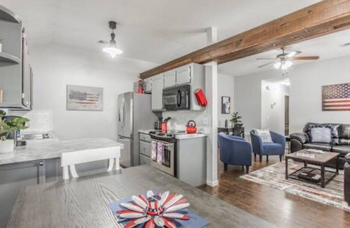 Norman House | The Patriotic Pad