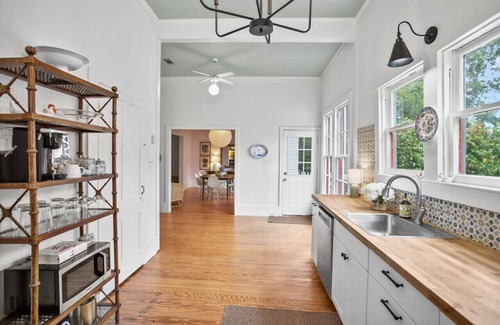 Brenham House | The Peabody House: Historic Charm in Brenham