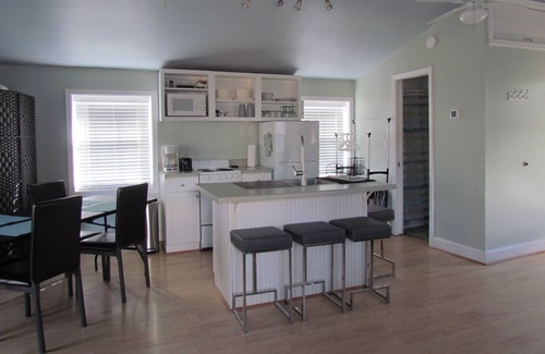 New London Cottage | The Peaceful Cove Cottage - Badin Lake Home, Cottage and boat for rent!