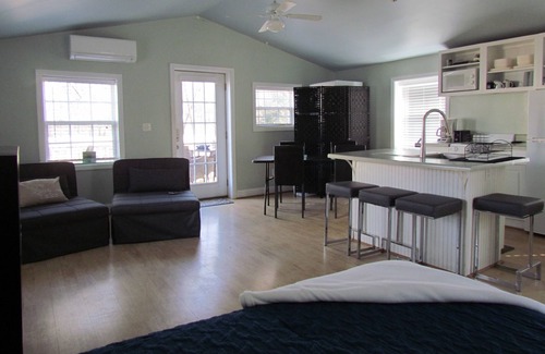 New London Cottage | The Peaceful Cove Cottage - Badin Lake Home, Cottage and boat for rent!