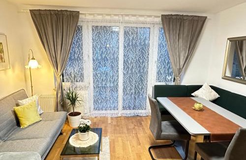 Taxham House | The Peaceful Garden Stay & Free Parking