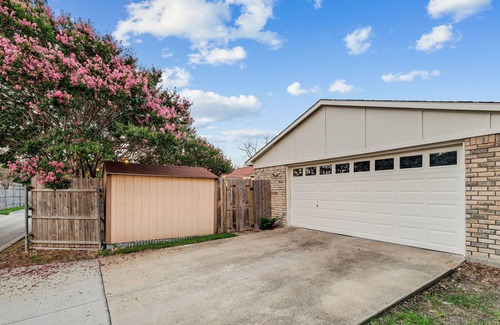 Rowlett House | The Peaceful Home, Provides you with a relaxation & 10 min from Lake Ray Hubbard