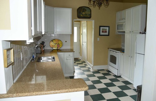 Palacios Bed & Breakfast | The Peaceful Pelican LLC