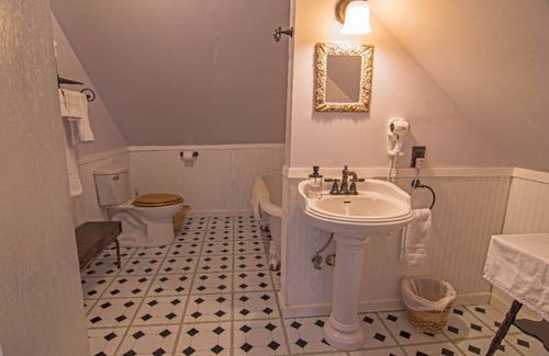 Palacios Bed & Breakfast | The Peaceful Pelican LLC