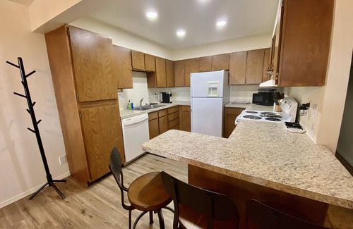 Brookings House | The Peaceful Pelican is close to town and just a 5 min walk to the beach!