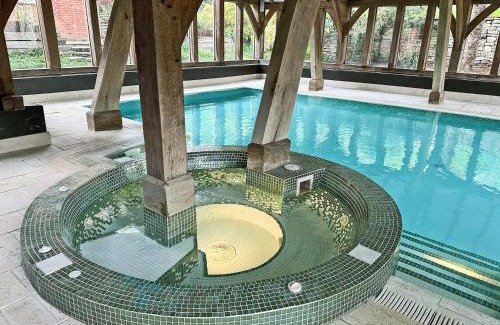 King's Bromley House | The Peacock Barn - E4713